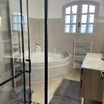 Dans Le Gard Situee Entre Nimes, Ales Et Uzes Avec Piscine Et Jacuzzi فيلة