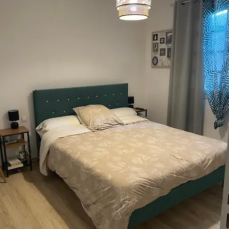 Dans Le Gard Située Entre Nîmes, Alès Et Uzès Avec Piscine Et Jacuzzi Villa