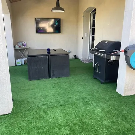 Dans Le Gard Situee Entre Nimes, Ales Et Uzes Avec Piscine Et Jacuzzi