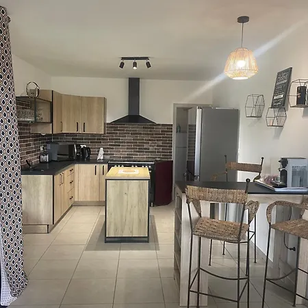 Dans Le Gard Situee Entre Nimes, Ales Et Uzes Avec Piscine Et Jacuzzi