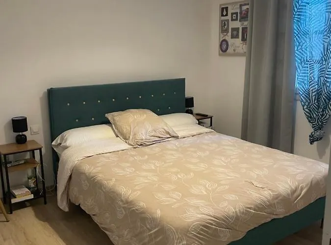 Dans Le Gard Situee Entre Nimes, Ales Et Uzes Avec Piscine Et Jacuzzi Villa