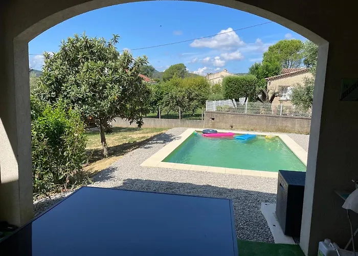 Dans Le Gard Situee Entre Nimes, Ales Et Uzes Avec Piscine Et Jacuzzi *