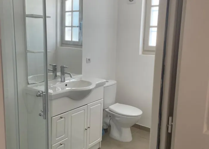 Dans Le Gard Situee Entre Nimes, Ales Et Uzes Avec Piscine Et Jacuzzi *