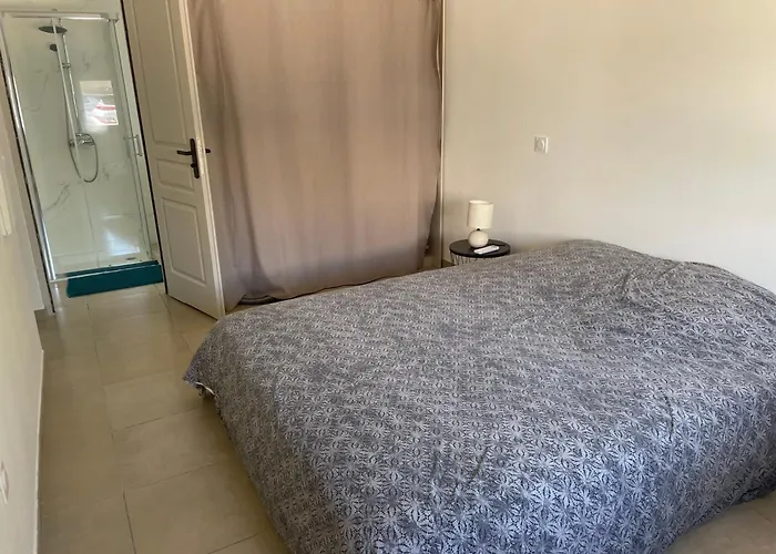 Dans Le Gard Situee Entre Nimes, Ales Et Uzes Avec Piscine Et Jacuzzi Villa *