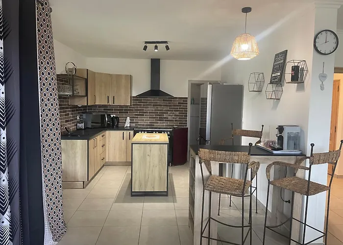 Dans Le Gard Situee Entre Nimes, Ales Et Uzes Avec Piscine Et Jacuzzi